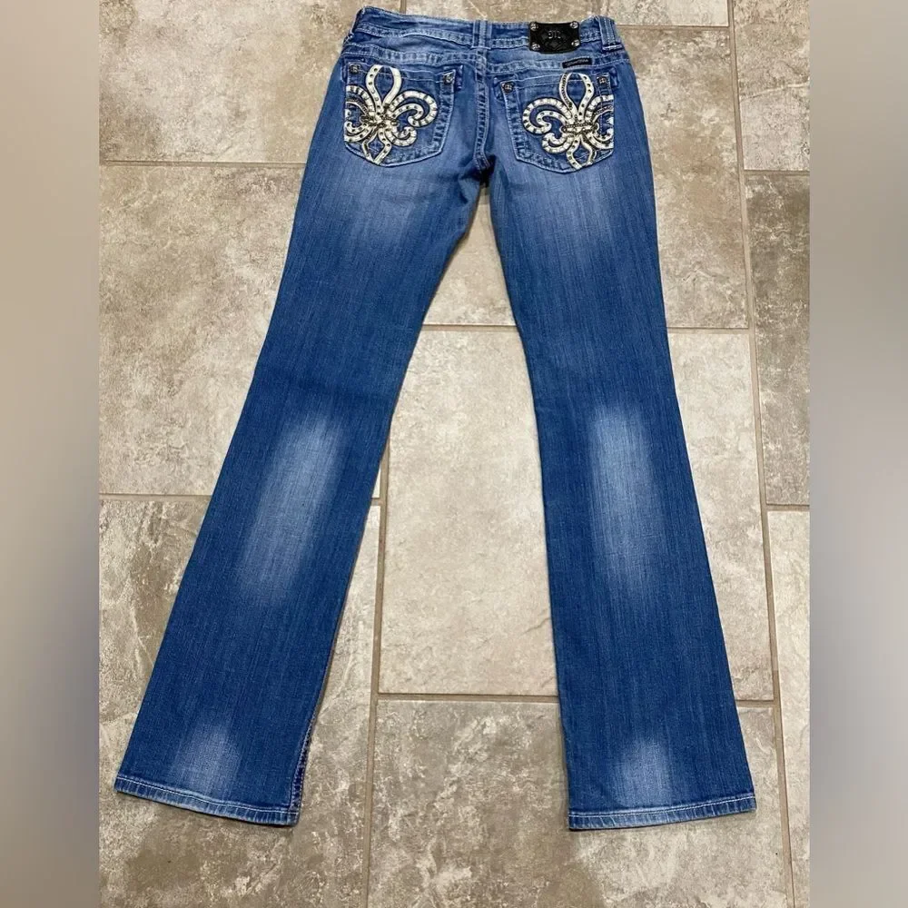 Miss Me 28x34 Bootcut Jeans Embellished back pockets Stretch Denim EUC - Picture 4 of 15